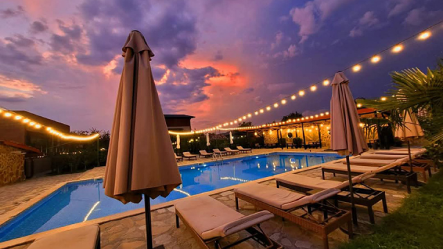 Enjoy a discount on hotel rooms for 2, 3, and 4 guests at Vineyard Hotel & Winery. image 18