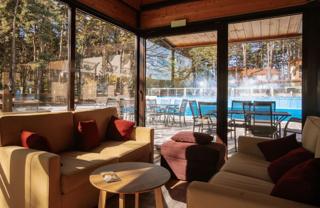 შეარჩიე შენთვის სასურველი შეთავაზება და ისამოვნე ზუზუმბო რეზორტი & სპაში 3