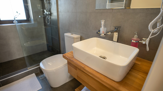 Take advantage of the discount on a two-guest stay with breakfast from Sunday to Thursday inclusive at Château & Winery Mosmieri. image 8