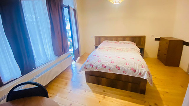 ისარგებლე ფასდაკლებით 2; 3 ან 4-ადგილიან ნომერში განთავსებაზე ბორჯომის საოჯახო სასტუმრო „გიომანი"-სგან. image 3