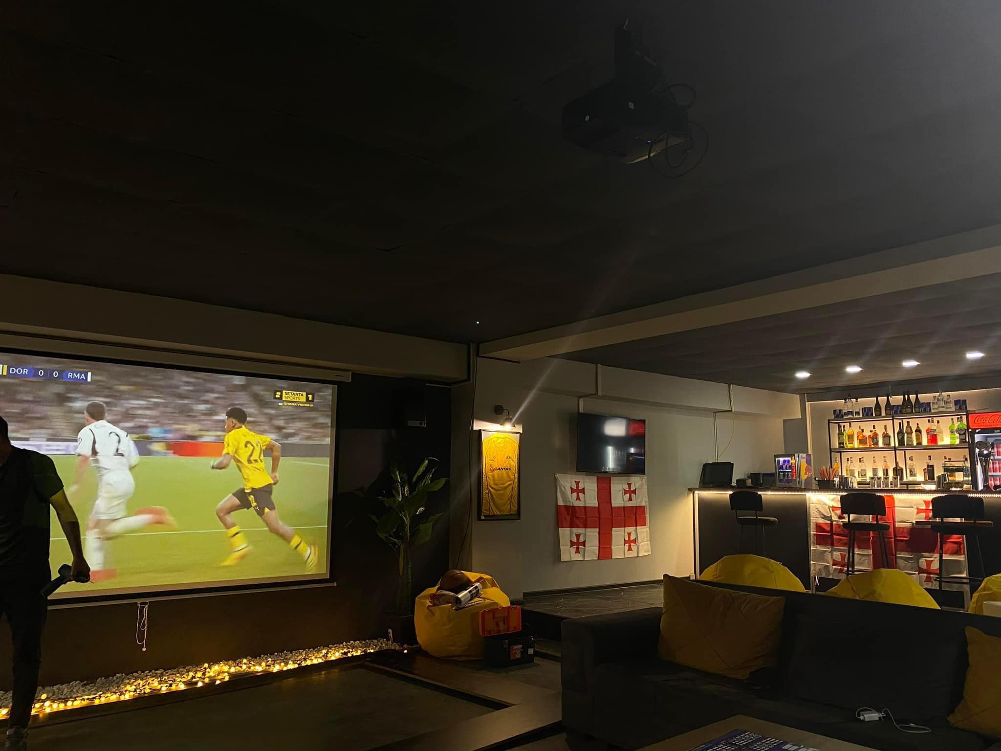 გააზიარე ყველაზე ხმაურიანი მომენტები მეგობრების გარემოცვაში image 0