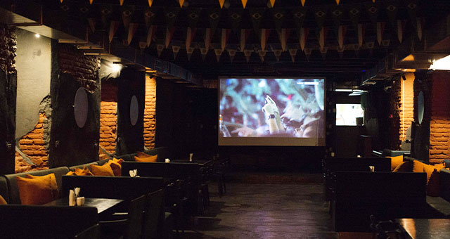 ისარგებლე ფასდაკლებით 8 ადამიანზე გათვლილ კარაოკე მენიუზე ფანების ბარი | The Fans' Bar -ში. image 8