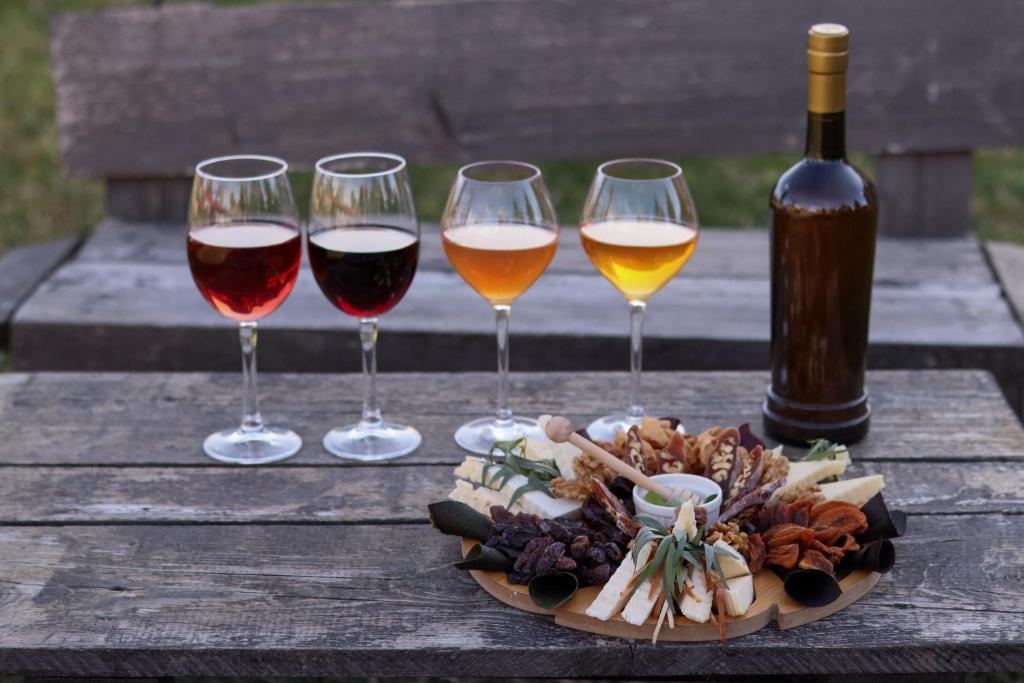 გაატარე დაუვიწყარი დრო სასტუმრო კისი გარდენში image 1