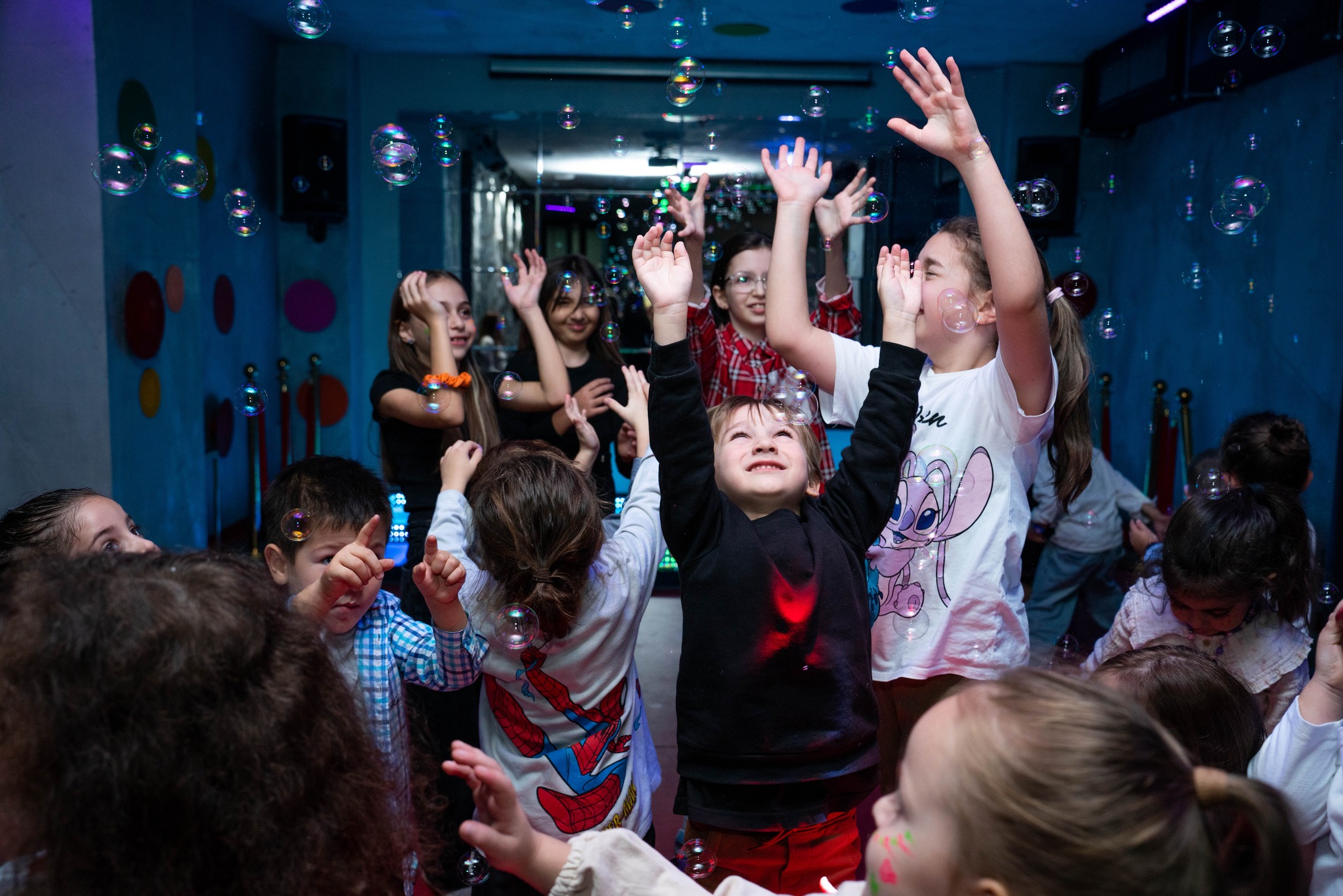 აირჩიე დაბადების დღის პროგრამა ან საახალწლო კარნავალი განსაკუთრებულ პირობებში დეჟავინოში image 1