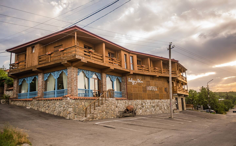 Unwind and recharge at Hillside Resort Telavi 6