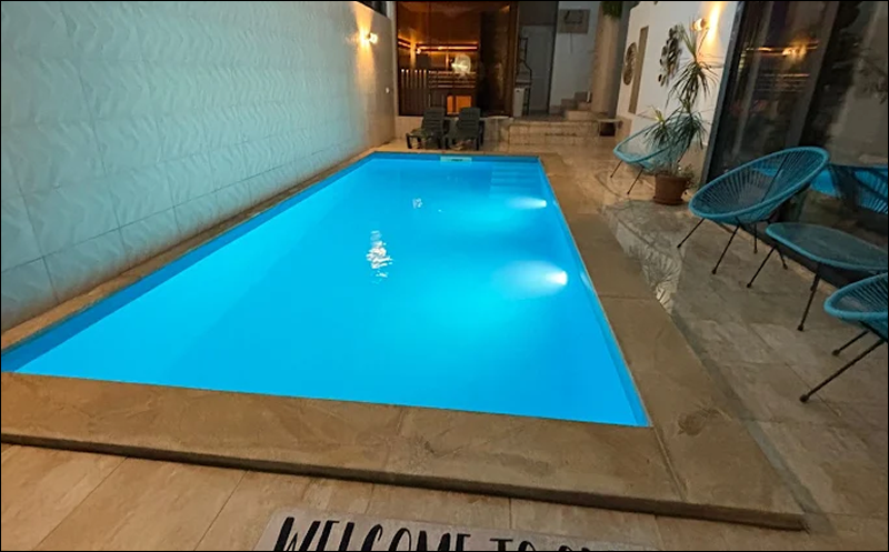 ისარგებლე შეთავაზებით Laguna Beach Club Bazaleti Lake-სგან და გაატარე დაუვიწყარი დრო აუზზე. 3