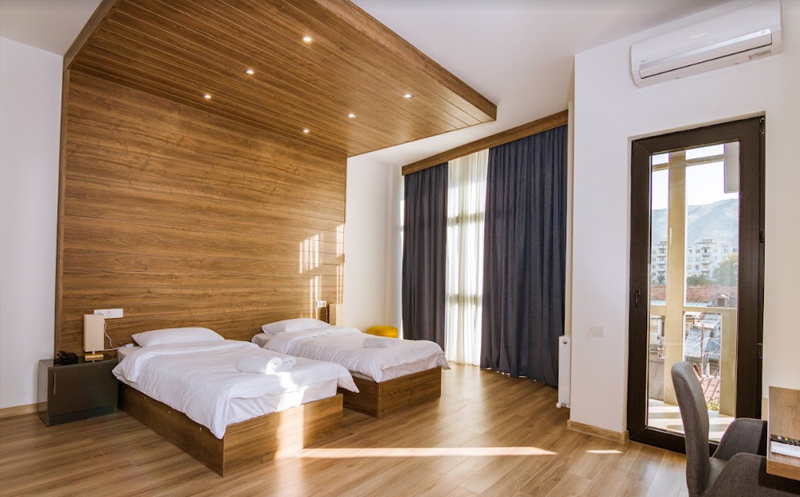 გაატარე დაუვიწყარი დრო სასტუმრო ვიქტორია ინნში image 2