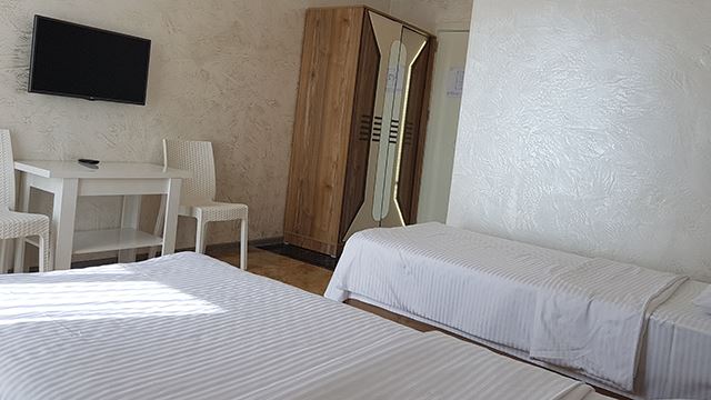 8 ლარად, 50%-იანი ფასდაკლების Swooper Code-ი, ნომერი 2 და 3 სტუმარზე + საუზმე ბათუმის სასტუმროში «Hotel Royal Palace/სასტუმრო როიალ პალასი» image 6