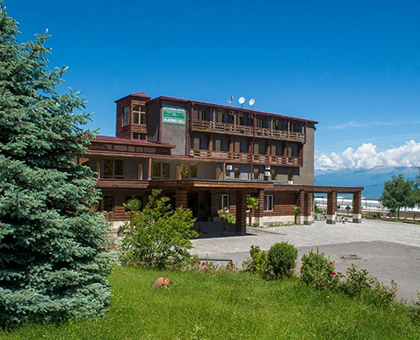 განიტვირთე მეგობრებთან ერთად თელავში