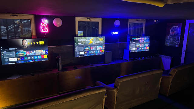 გაატარე დრო მეგობრებთან ერთად და შექმენი დაუვიწყარი მოგონებები Bikes and Billiards Cafe -ში. 2