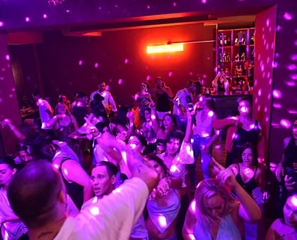 გაატარე დაუვიწყარი დრო 18-20 ან 24-26 სტუმართან ერთად