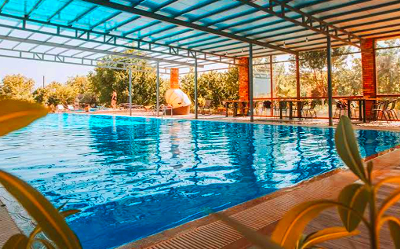 გაატარე დაუვიწყარი დრო სასტუმრო ტყუპების საღვინე სახლში. image 11