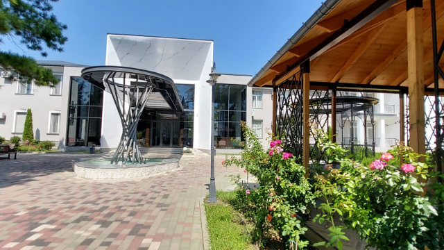 Enjoy a discount on a hotel room for two guests, including breakfast and lunch at Park Hotel Tskaltubo. image 10