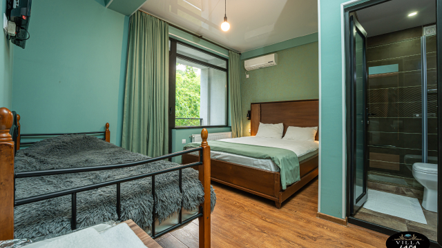 Take advantage of a discount on accommodation for 2 guests in room , from Monday to Thursday at Villa Lapa.  image 8