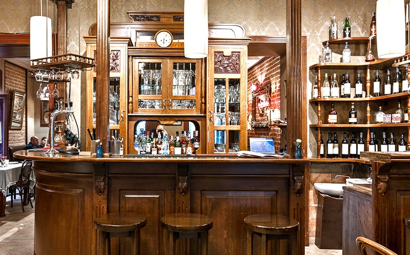 Enjoy a special evening at Babale. 3