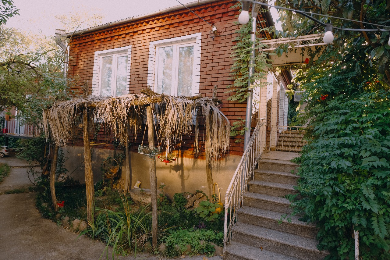 გაატარე დაუვიწყარი დრო წიგნის სასტუმროში. image 8