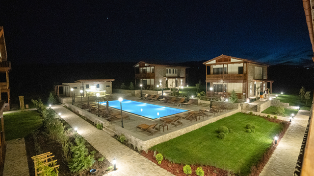 Take advantage of the discount on a two-guest stay with breakfast from Sunday to Thursday inclusive at Château & Winery Mosmieri. image 10