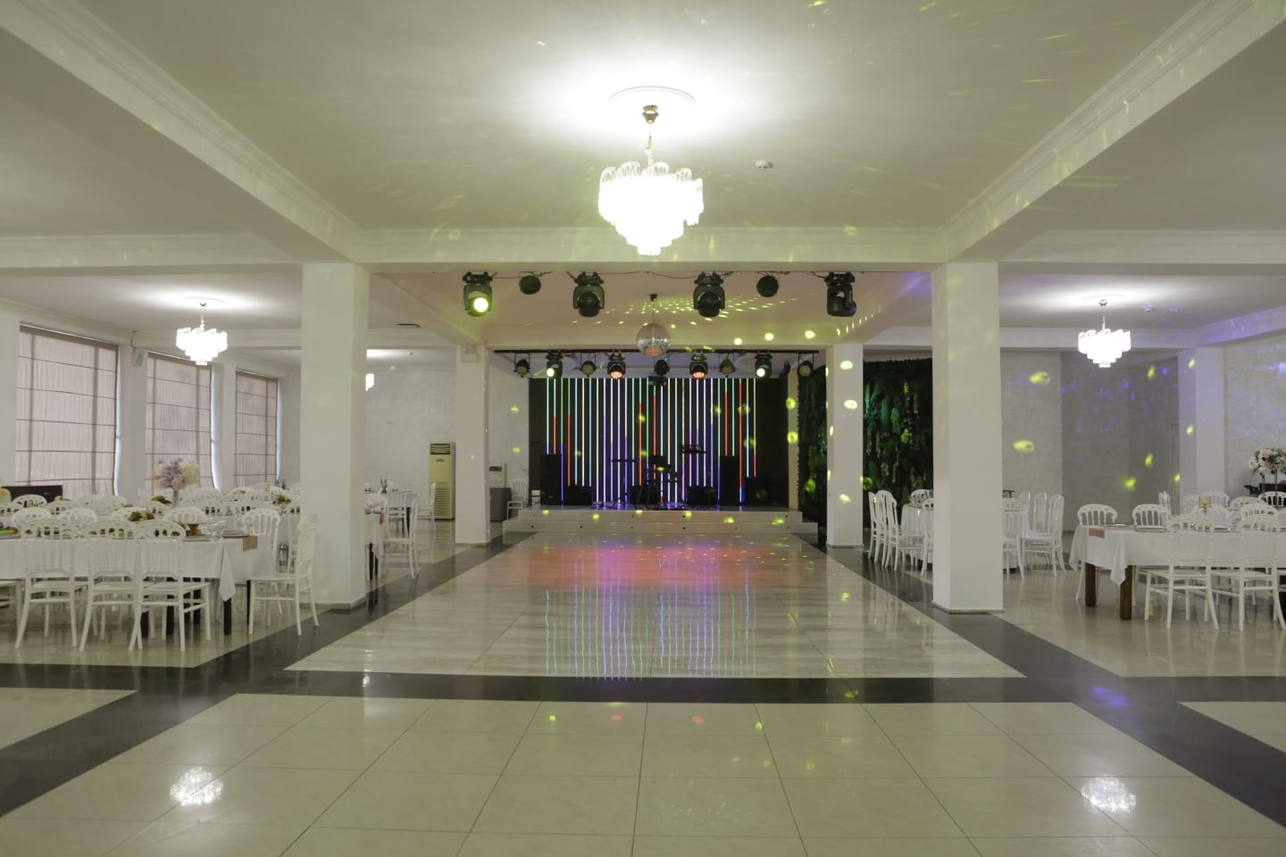 Enjoy discount offer on a 10-person menu with live music from Restaurant Iberia. image 2