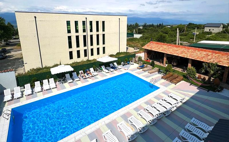 Take advantage of a discount on a one-time visit to an outdoor swimming pool in Kakheti image 2