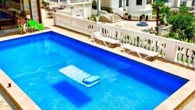 Take advantage of a discount on a one-time visit to the outdoor swimming pool at Hilltop Skyline. image 9