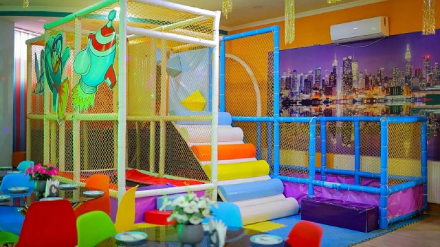Choose the package you want and make your child's most important day a Swooper celebration. 3
