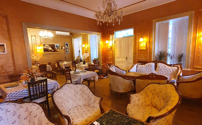 გაატარე დაუვიწყარი დრო საყვარელ ადამიანთან ერთად ბარ - რესტორანში 9