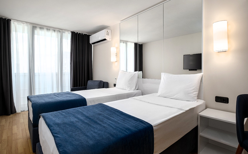 შექმენი დაუვიწყარი მოგონებები მეგობრეთან ერთად სასტუმრო ორბი სითიში 7