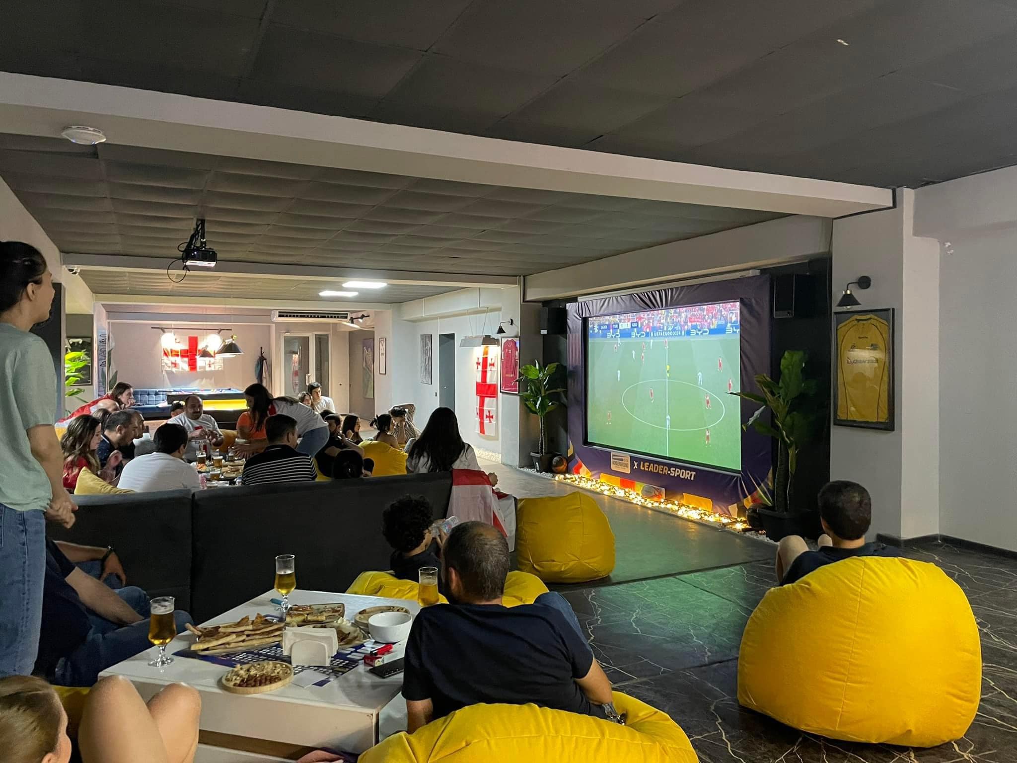 გააზიარე ყველაზე ხმაურიანი მომენტები მეგობრების გარემოცვაში image 3