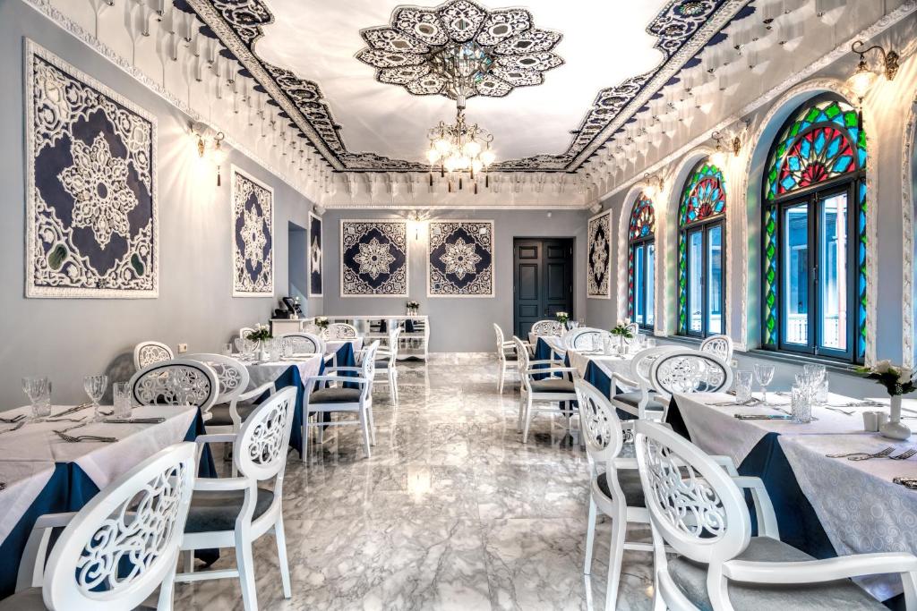 Take advantage of this exclusive offer – a discount on 5 rooms for 2 guests each, with or without breakfast, at Golden Tulip Borjomi. image 3