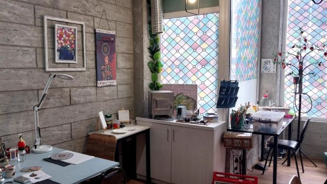 Take advantage of the discount on our enamel painting course. image 3