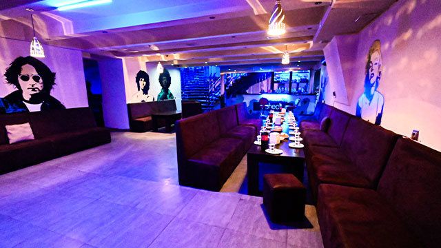 გაატარე დაუვიწყარი დრო კარაოკე ბარ ჩექ ინში 7