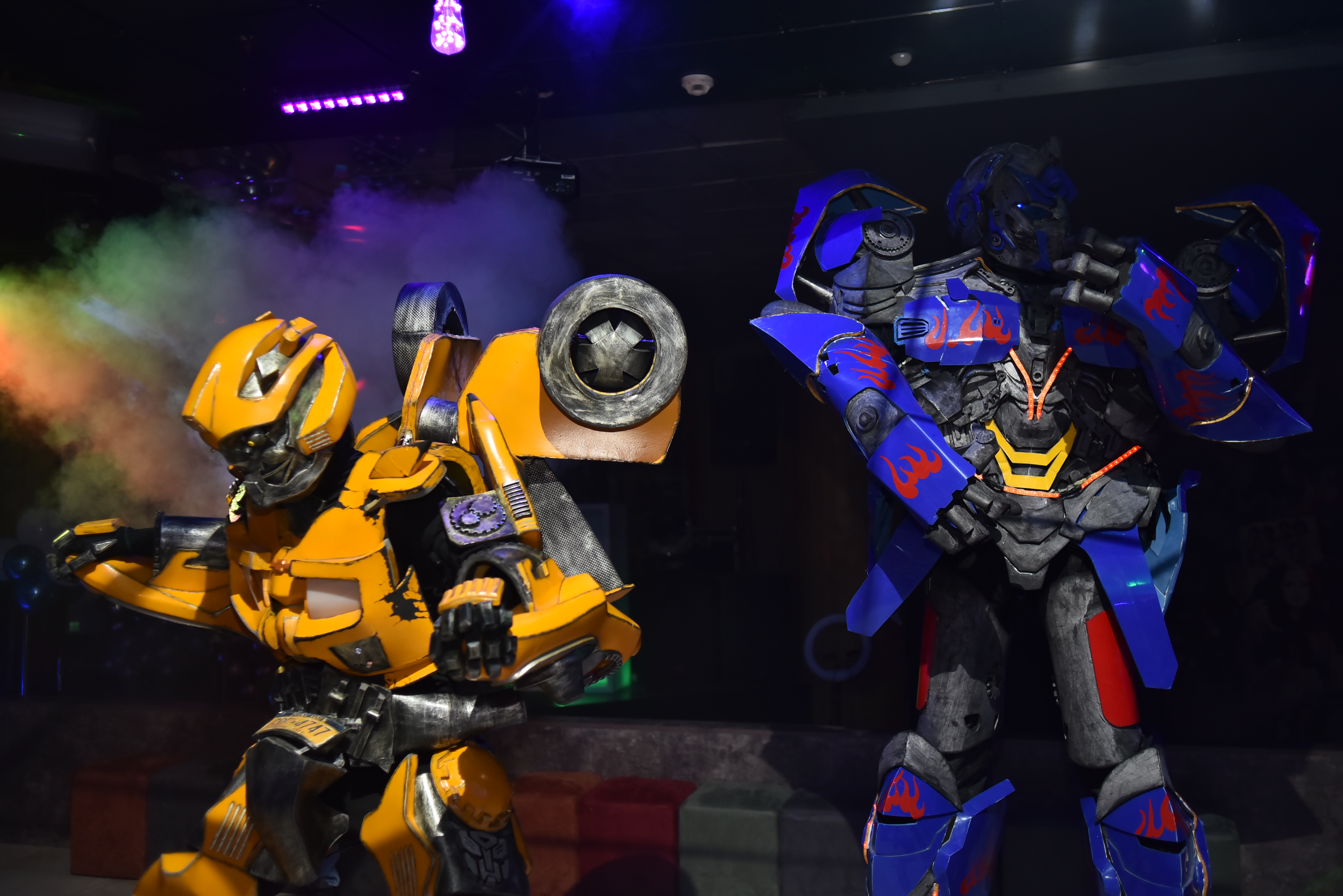 დახურული სივრცე 10,15, 20, 25 და 30 თინეიჯერისთვის საუკეთესო წვეულების გასამართად 27