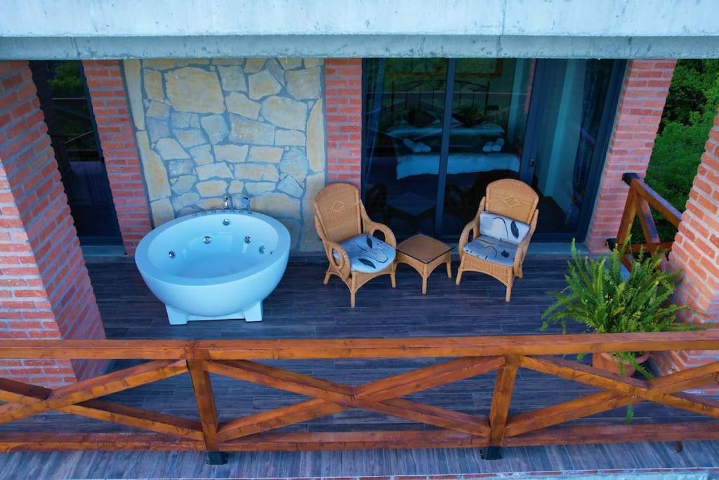 Enjoy a discount on accommodation for 6 people in a cottage on weekdays at Villa Vejini.  image 5