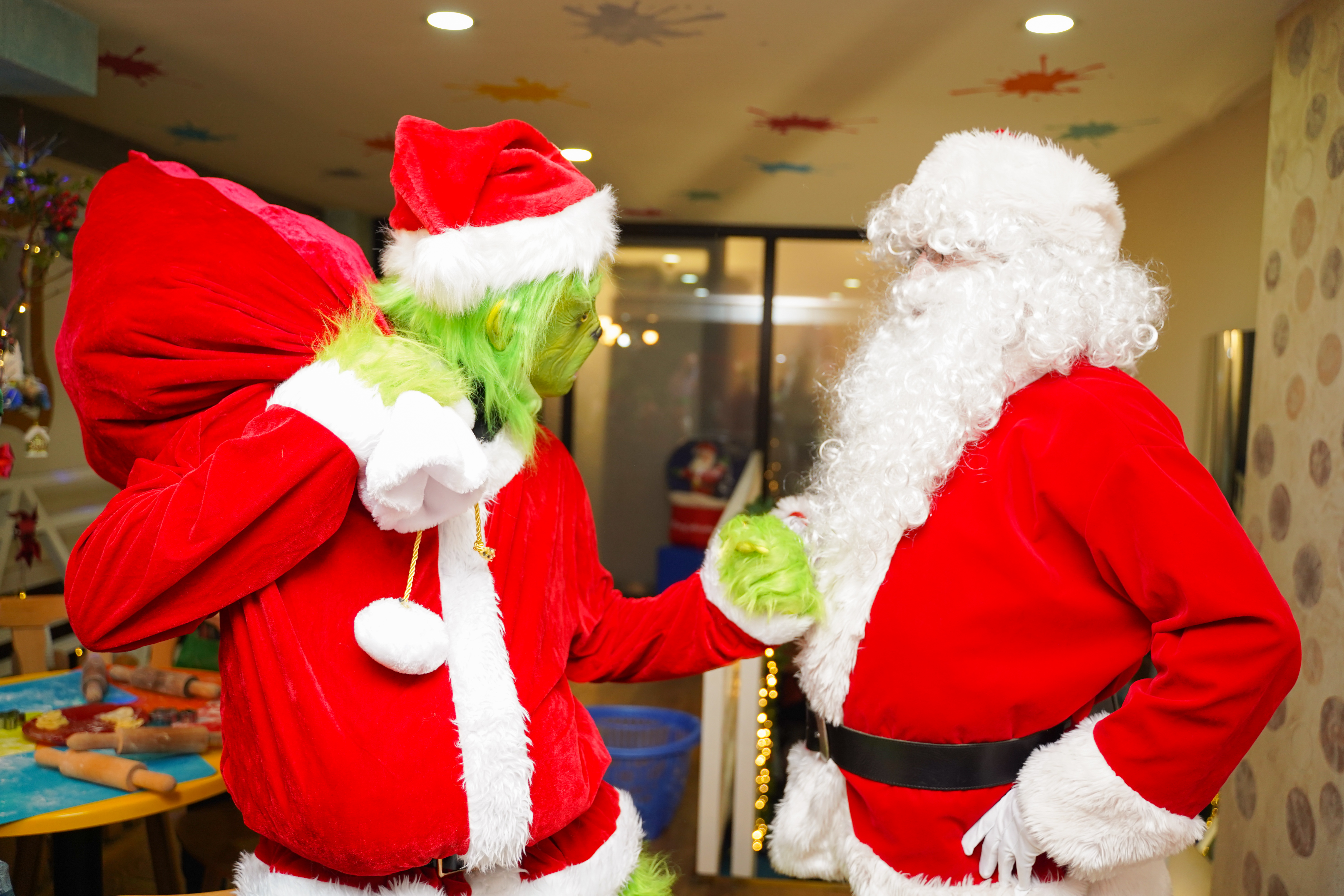 აირჩიე დაბადების დღის პროგრამა ან საახალწლო კარნავალი განსაკუთრებულ პირობებში დეჟავინოში image 3