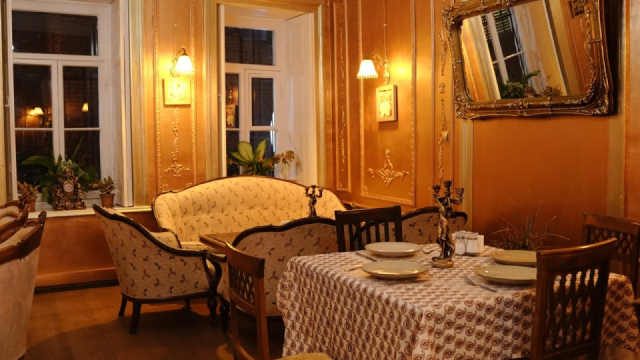 გაატარე დაუვიწყარი დრო საყვარელ ადამიანთან ერთად ბარ - რესტორანში 5