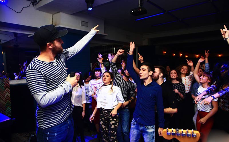 შექმენი დაუვიწყარი მოგონებები მეგობრეთან ერთად image 0