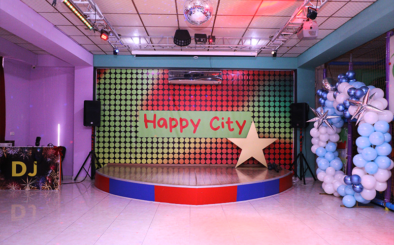 გართობა და ბევრი მხიარულება მეგობრებთან ერთად image 2