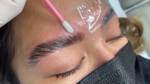 ისარგებლე ფასდაკლებით წარბების ლამინირება/შეღებვის პროცედურაზე Dadvan's Beauty Room-სგან. image 5