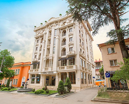 განიტვირთე ოჯახთან ერთად ზუგდიდის 5 ვარსკვლავიან სასტუმროში