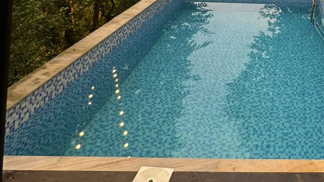 Take advantage of the discount on accommodation for 2 guests at Slice Of Heaven cottage. image 1