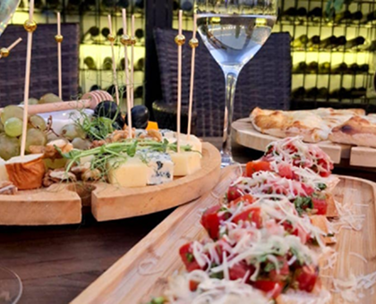 2 სტუმარზე, კერძები და სასმელი