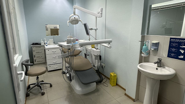 ისარგებლე ფასდაკლებით სახის ღრმა /ატრამვული წმენდა თანამედროვე Hydrafacial მრავალფუნქციური აპარატით და პრემიუმ ხარისხის Christina-ს ბრენდით MM clinic | მმ კლინიკაში.  image 3