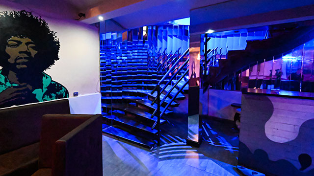 შექმენი დაუვიწყარი მოგონებები კარაოკე ბარ ჩექ ინში 15