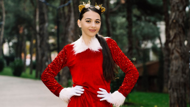 გაიხალისე ახალი წელი სანტასთან, ელფთან ან თოვლის დედოფალთან ერთად image 5