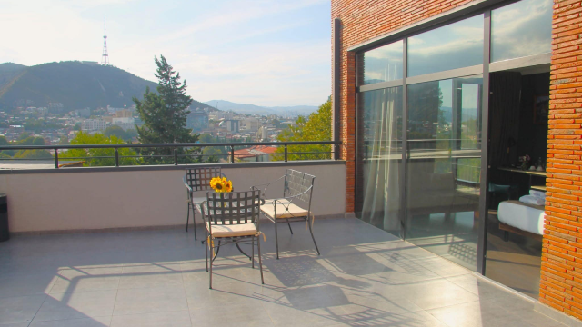 ისარგებლე ფასდაკლებით ნომერში 2 სტუმრის განთავსებაზე ბრიქსი | Bricks -ში. image 10