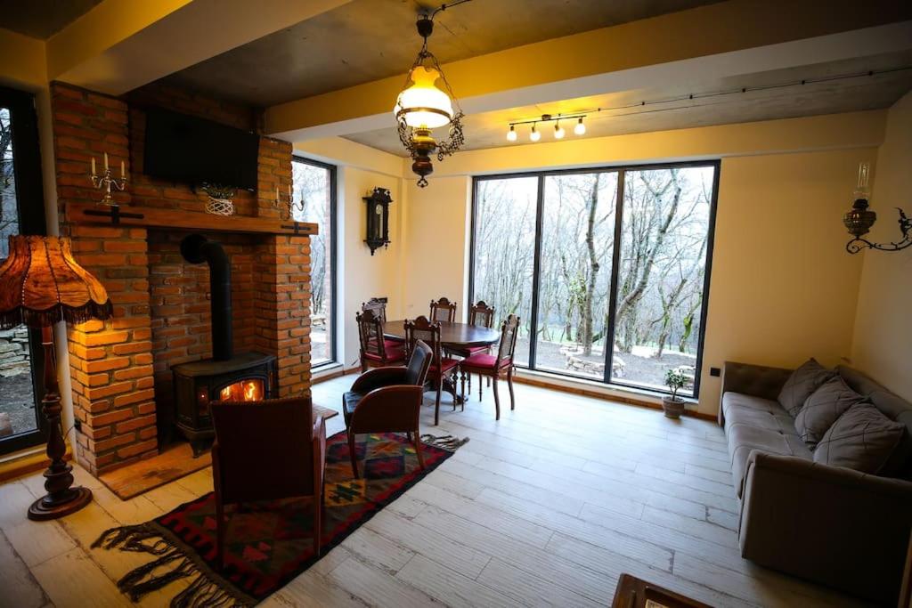 Enjoy a discount on accommodation for 6 people in a cottage on weekdays at Villa Vejini.  image 2