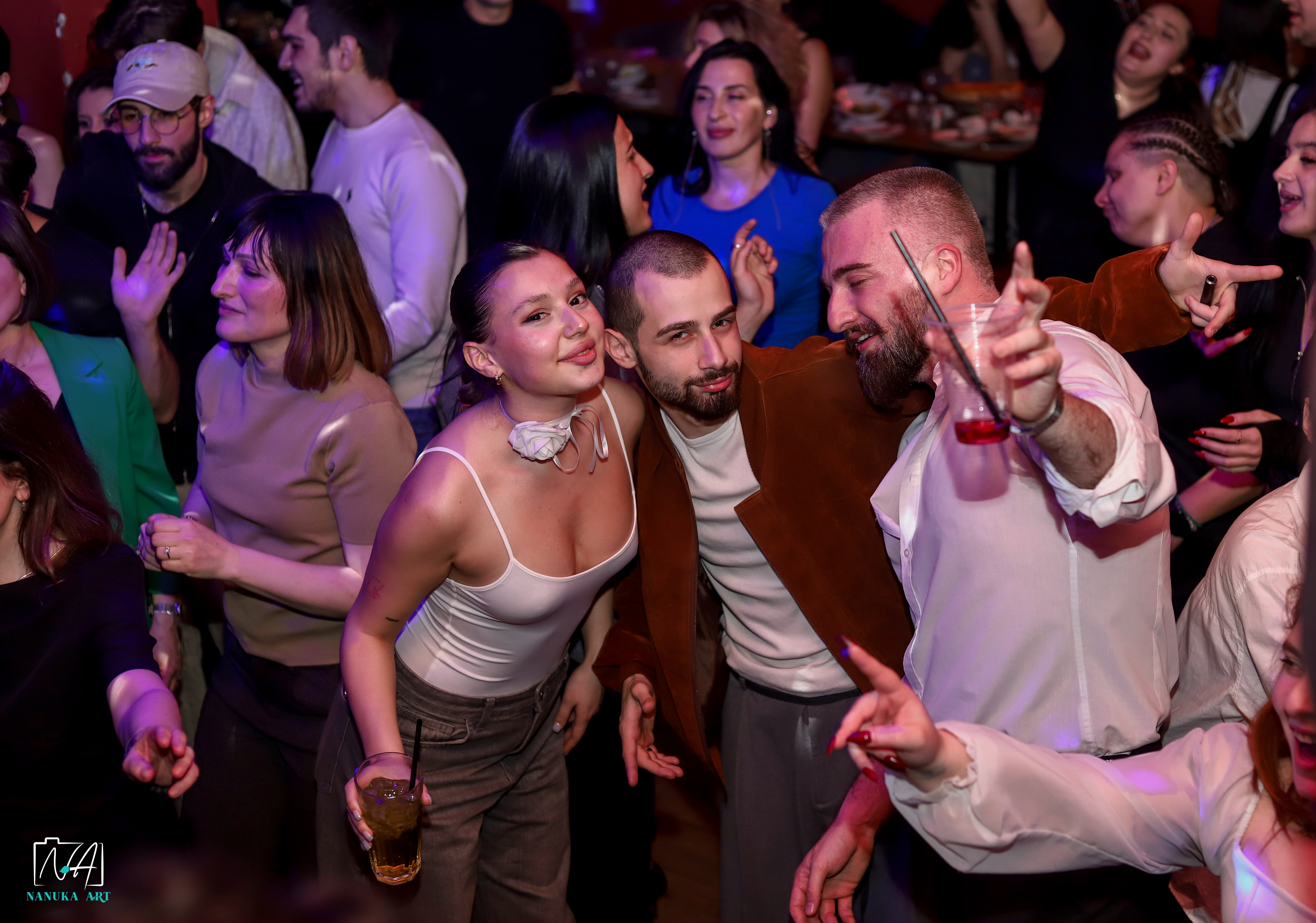 მოიწყე იდეალური ფოტოსესია და მიიღე ხარისხიანი ფოტოები  image 0