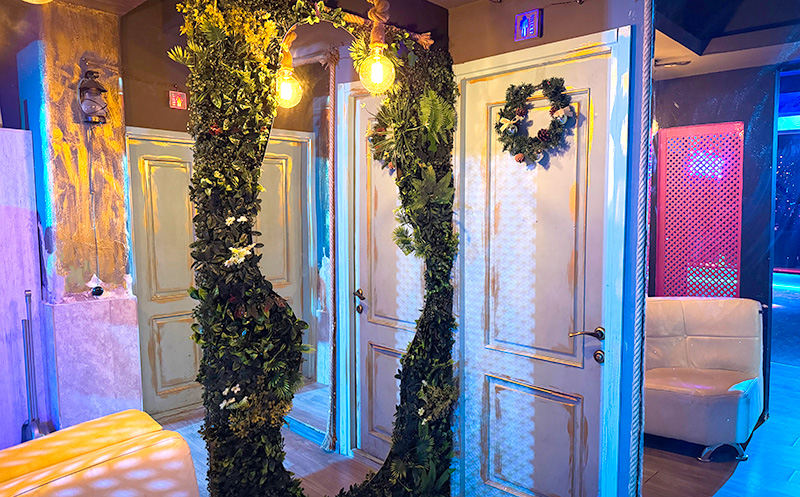 გაატარე დაუვიწყარი დრო მეგობრებთან ერთად ბარ 28 -ში image 0