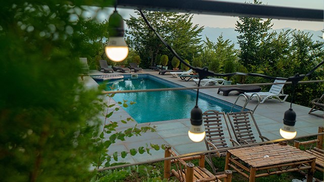 Take advantage of a discount on accommodation for 2 guests in room , from Monday to Thursday at Villa Lapa.  image 9