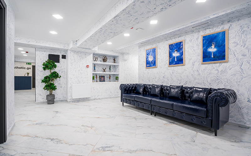 Take advantage of full-body diode hair removal at the Neo-Neo aesthetic clinic. 3
